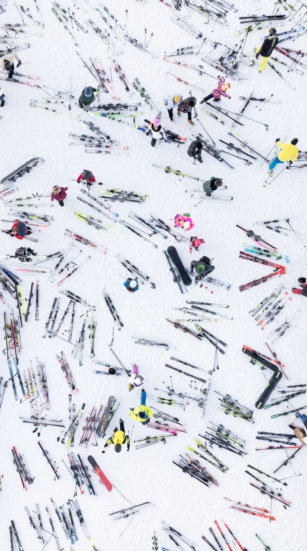 Jacopo Di Cera, Apres Ski, 2024, Fine Art on Baryta Paper, Limite Edition of 6, 145,3x84,4 cm